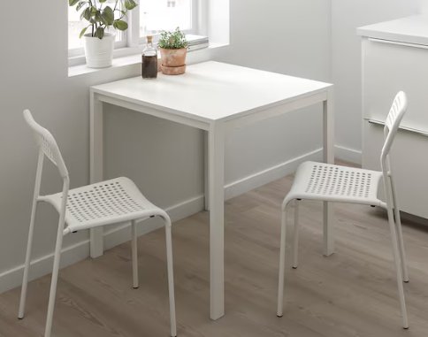 table + 2 chairs 3